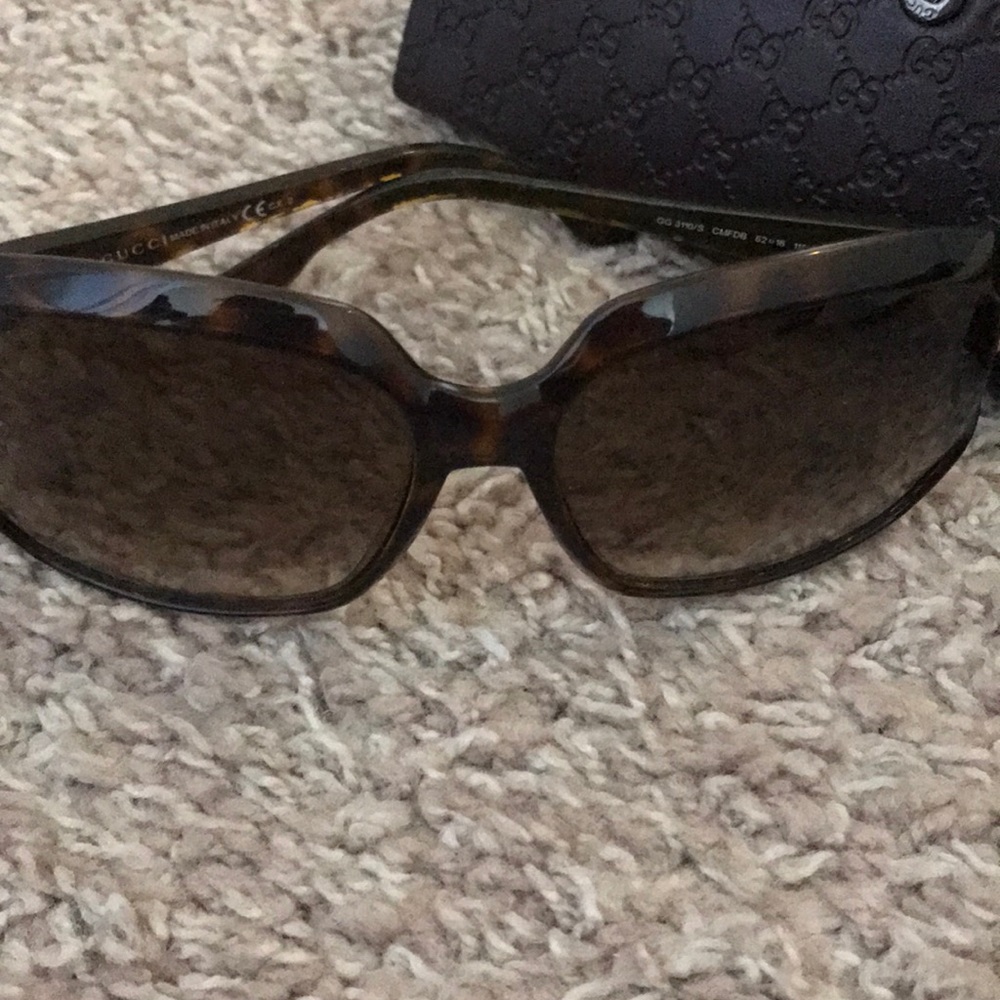 Gucci sunglasses